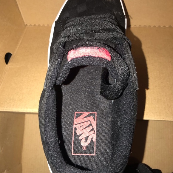 New in the box Vans - Picture 3 of 6